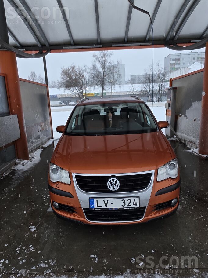 Volkswagen Pārdodās WV Cross touran 2.0 dīzelis automāts oran