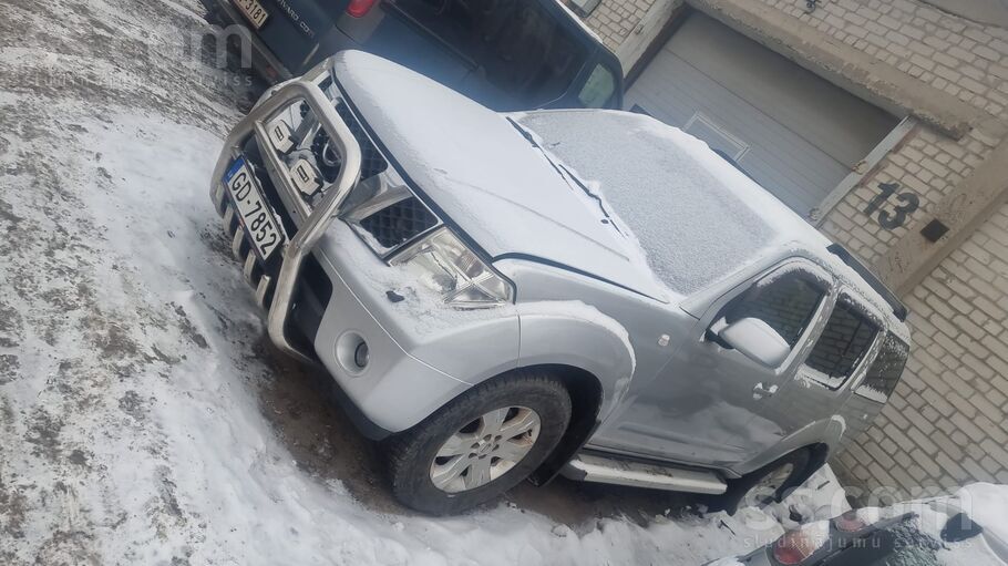 Nissan Neparedzētu apstākļu dēļ, pārdodu ietilpīgo un ērt