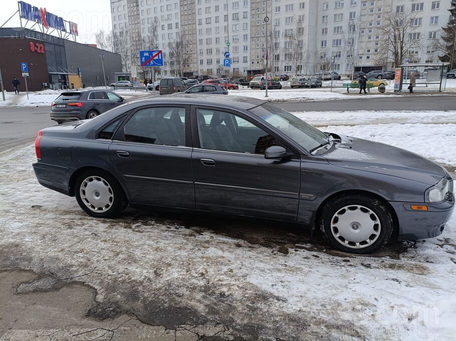 Volvo Automašīna ir labā tehniskā stāvoklī. 2, 5 litru d