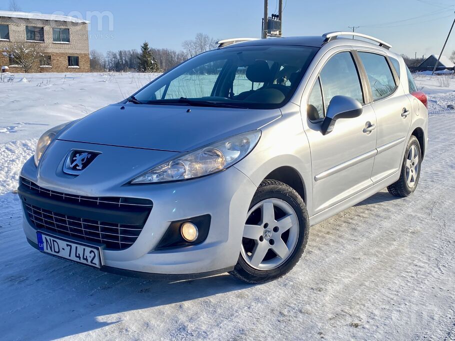 Svaiga skate. Auto teicamā stāvokli. 2.gadi atpakaļ atdzīts no vācu zemes.