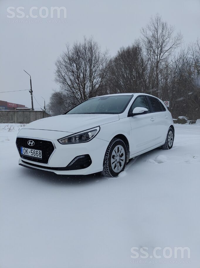 Pārdod auto teicamā stāvoklī ar tikko izietu TA uz 2 gadiem. Mazs nodoklis ,