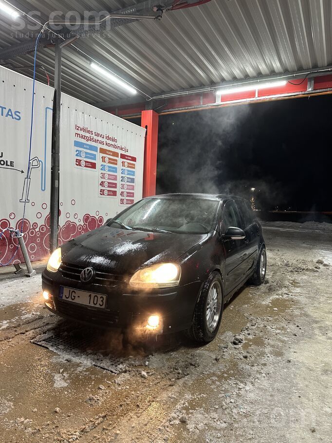 Volkswagen Pārdod VW Golf 5