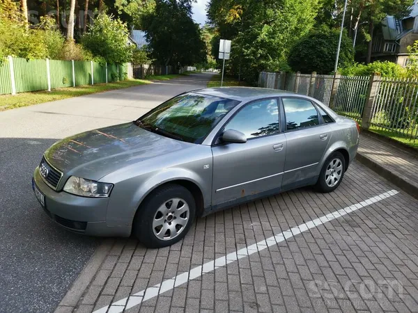 Audi A4 - 1