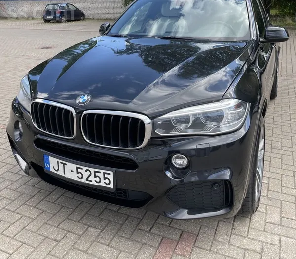 BMW Pārdod ļoti pilnu un koptu BMW X5 (F15 paaudze) ar