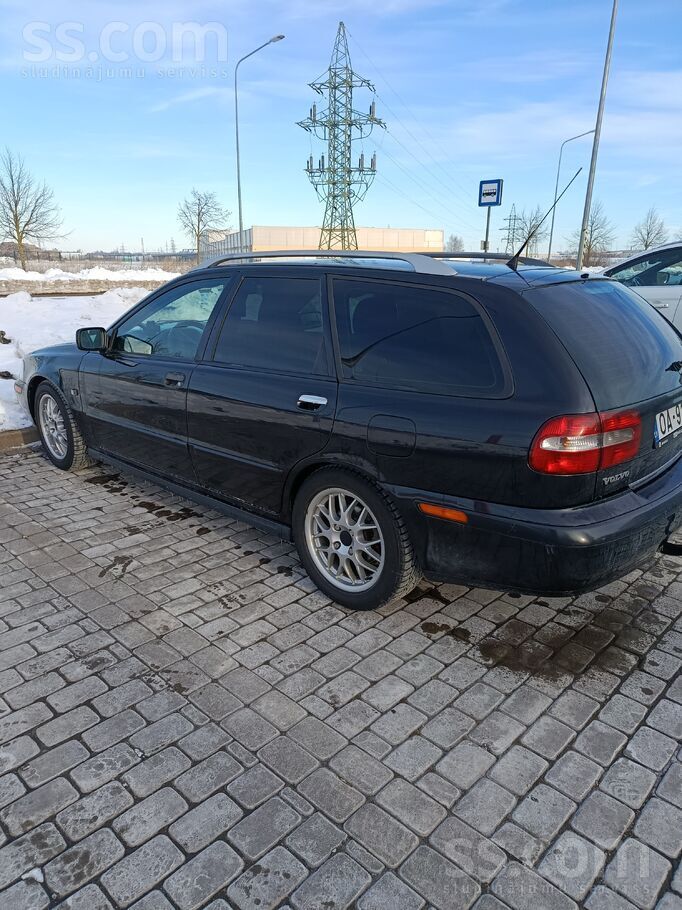 Volvo Pārdodu savu darba raķeti. Kā jau vecam auto, defe