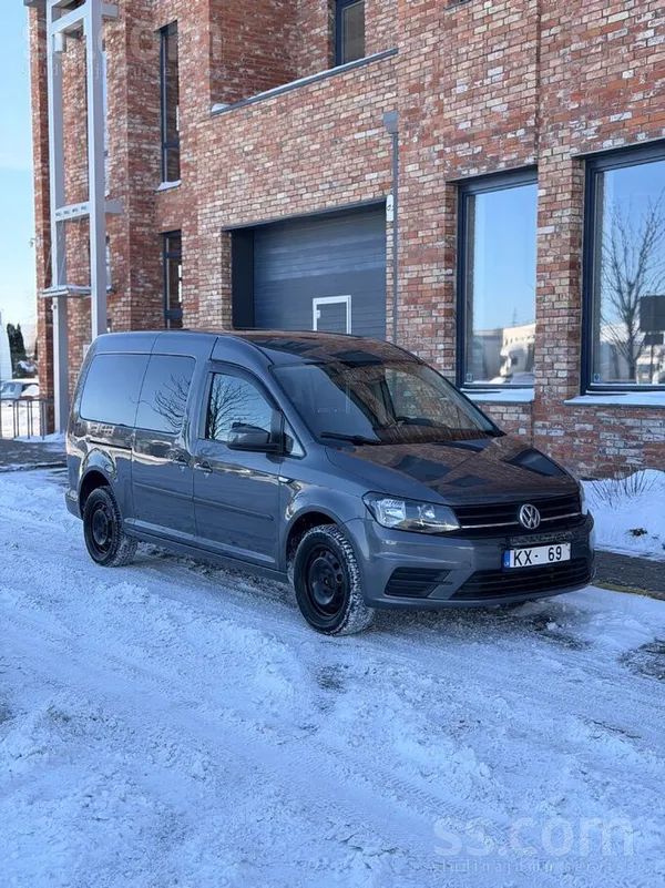 Volkswagen Maxi 7 vietīgs Caddy lieliskā tehniskā un vizuālā 