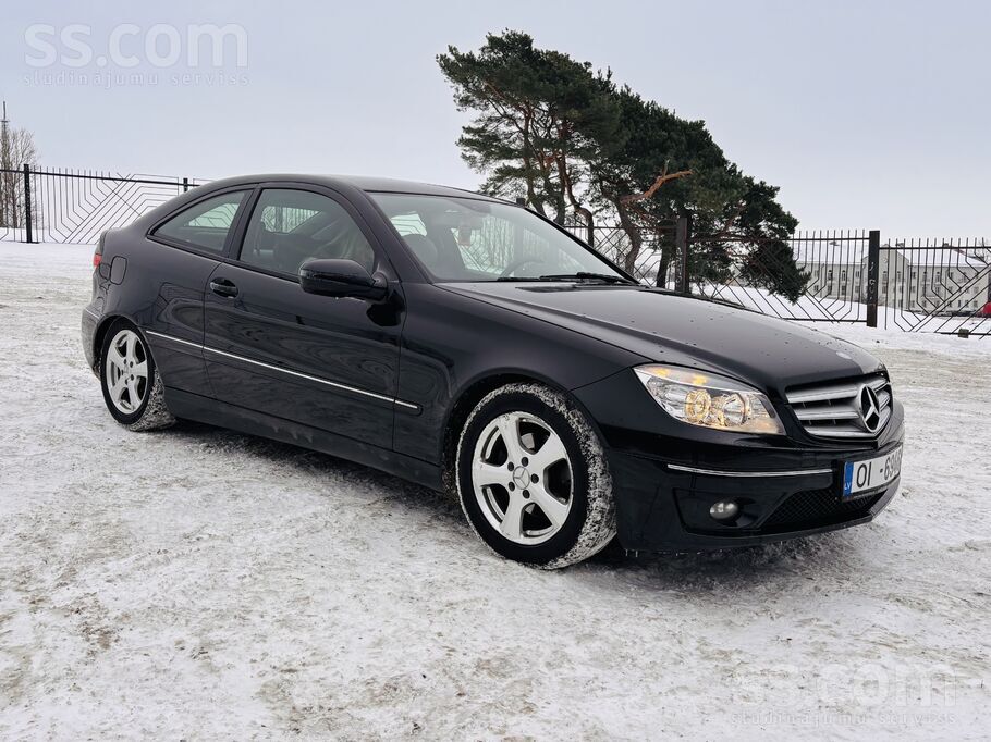 Mercedes Pārdodu šo aizmugures piedziņas Mercedes Benz Clc
