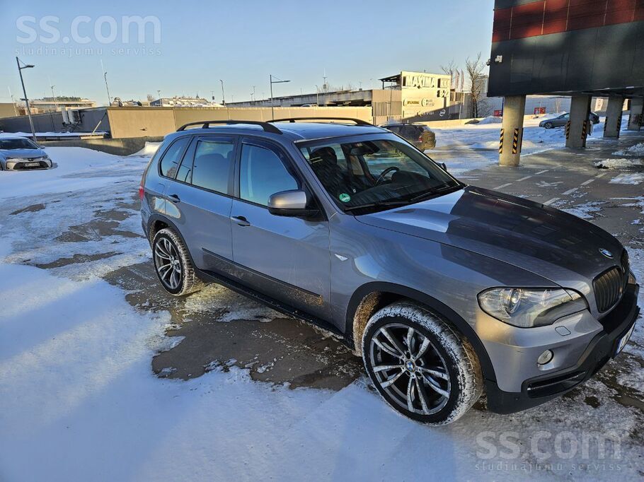 BMW Pārdod koptu un uzticamu BMW X5 ar 3.0 dīzeļdzinēj