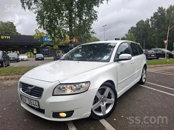 Volvo V50 - 1