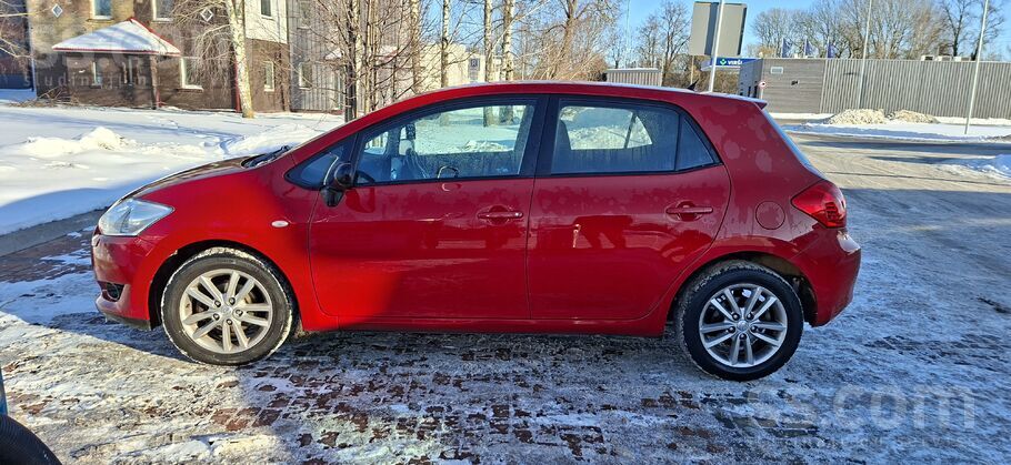 Toyota Продам авто в хорошем техническом и визуальном сос