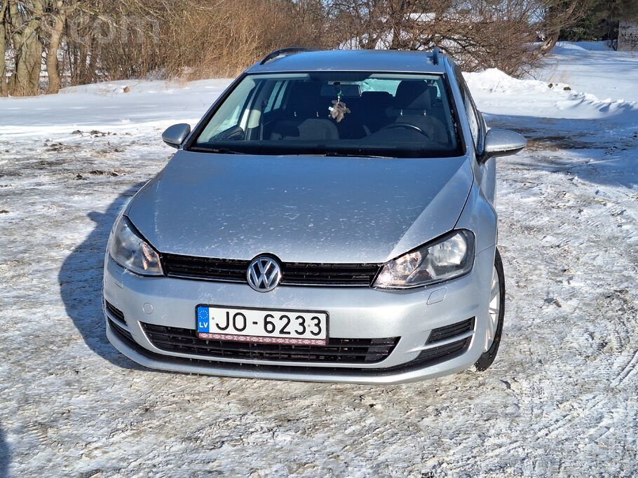 Volkswagen VW Golf 7 ar 1.4 litru benzīna dzinēju 90kW, divas