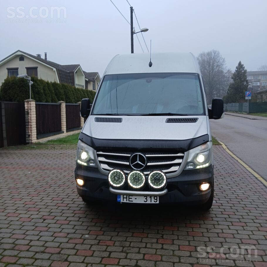 Mercedes Продаю хороший микроавтобус 319, не требущий вложе