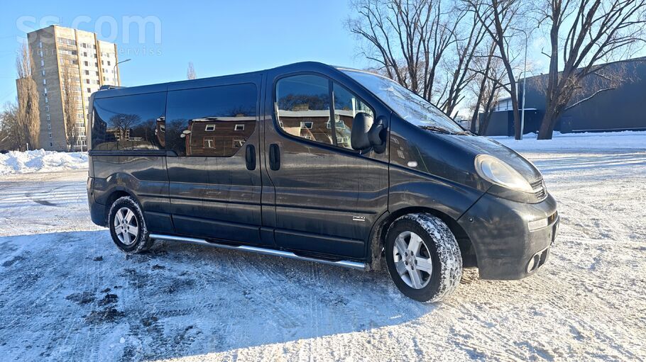 Opel Pardod Opel Vivaro ar garu baze, ļoti labā tehnisk