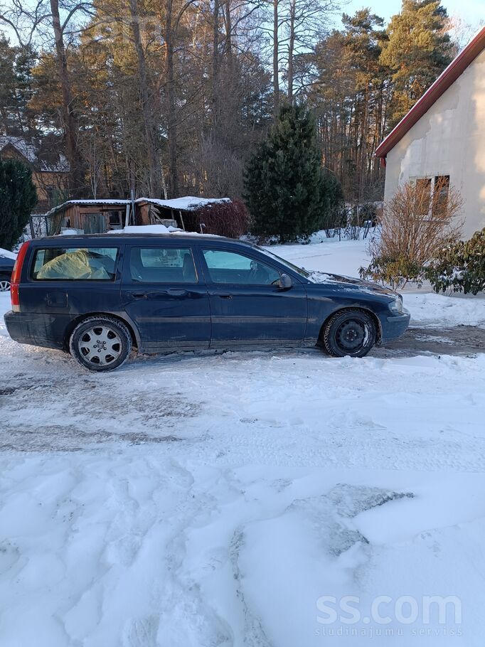 Volvo Pardodu uz rezerves dalam nevar parrakstit, masina