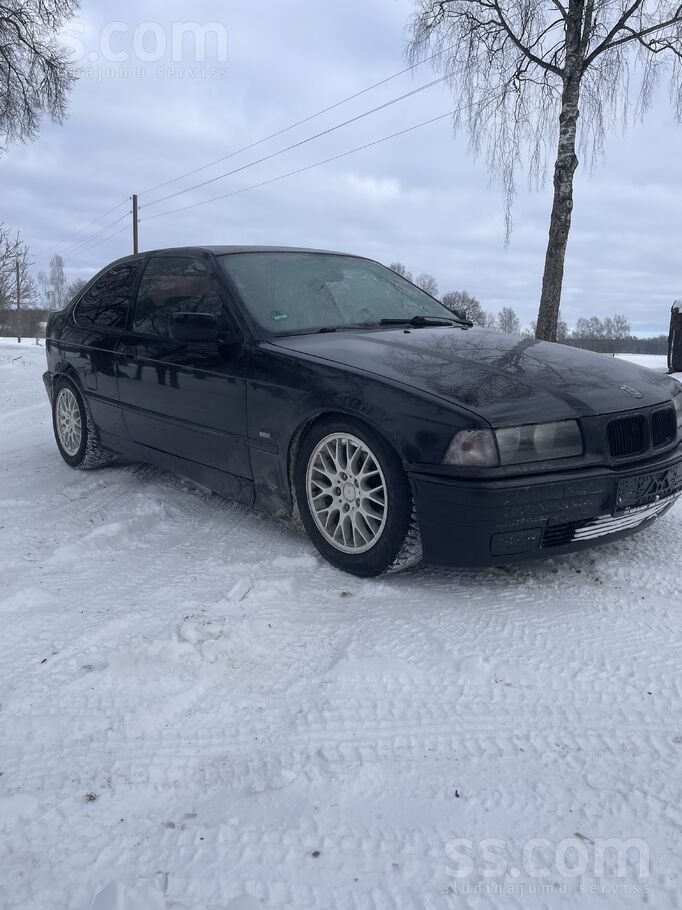 BMW Ieceļojis no Vācu zemes, diezgan dzīvs.