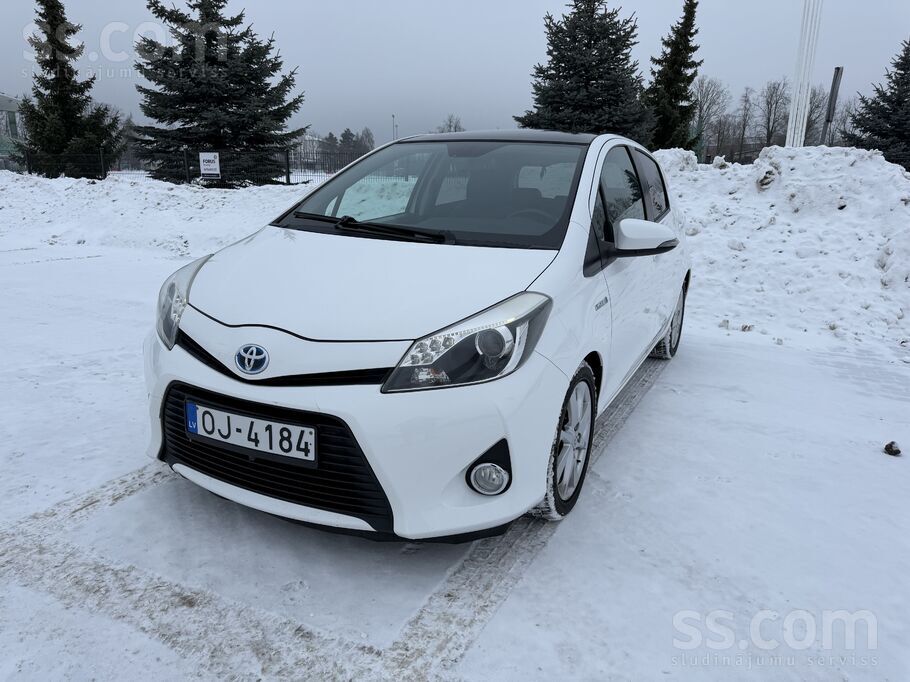 Toyota Toyota Yaris Hybrid / automātiskā ātrumkārba, auto