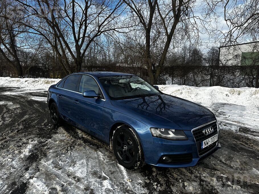 Audi Автомобиль в хорошем техническом Состоянии.  Машин