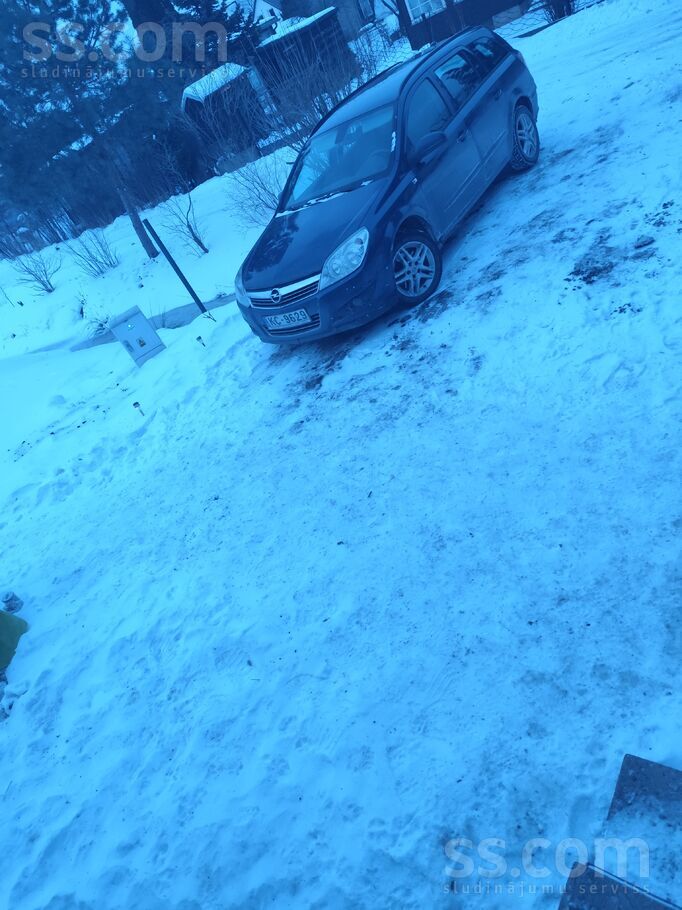 Opel Uz tirgošanu iet Opelis. Ar tiko izietu apskati. V