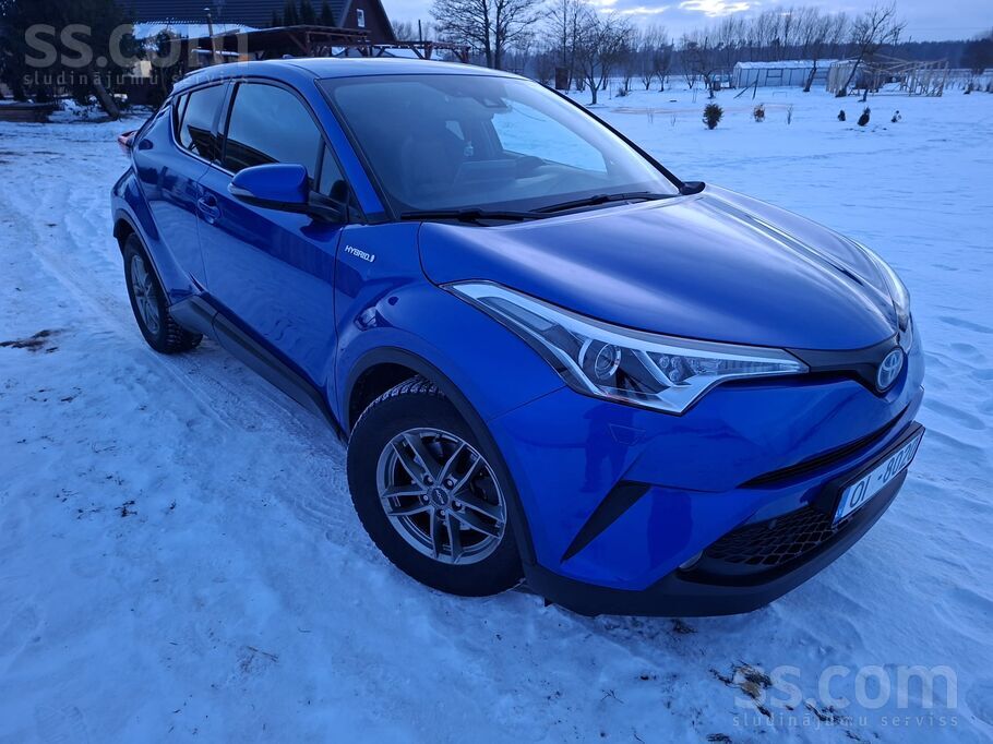 Toyota Pārdodu ekonomisku un uzticamu 2018. gada Toyota C