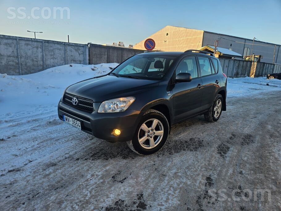 Toyota Pārdod koptu toyotu rav4(d4d 100kw)