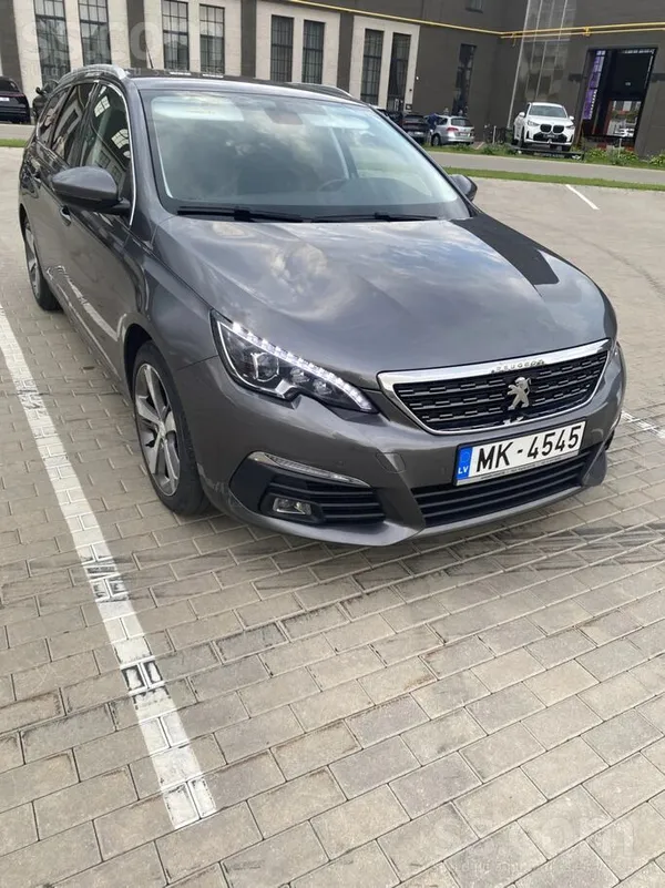 Peugeot Saistībā ar lielāka ģimenes auto iegādi tiek pārdo