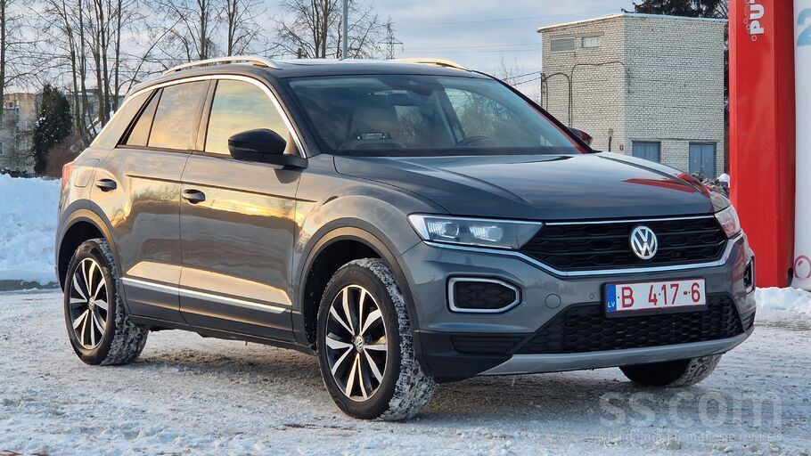 Volkswagen T-Roc Executive, ādas salons
