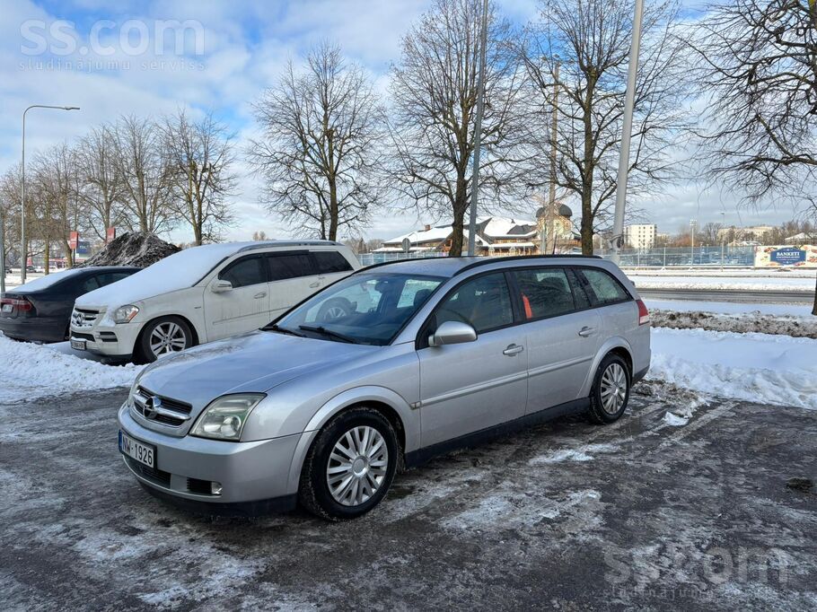 Opel Cena runājama. 