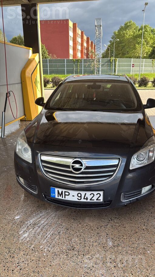 Opel Pārdodu Opel Insignia 2010 2.0 dīzelis 118 kW 6-pa
