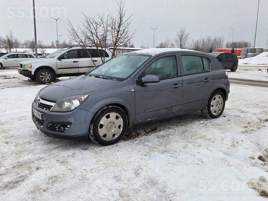 Opel Pārdodu labu auto, kuram motors sācis "ēst" eļļu,