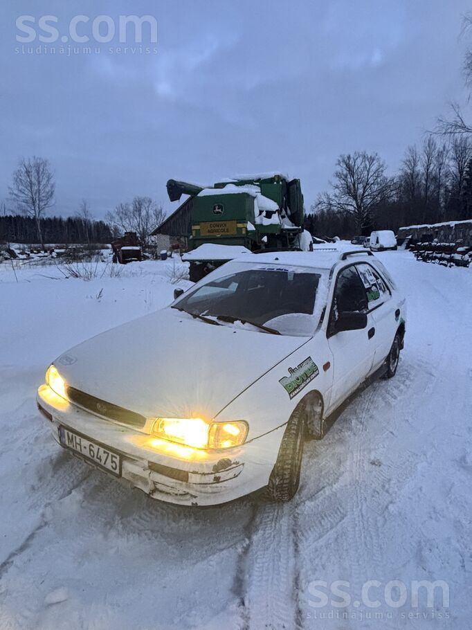 Pārdodu subaru impreza ar 1, 8 benzīna dzinēju un strādājošiem pazeminātajie