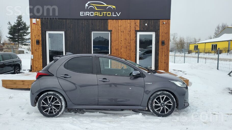Toyota Toyota Yaris Hybrid 1.5 (116 zs) Latvijā nav ekspl