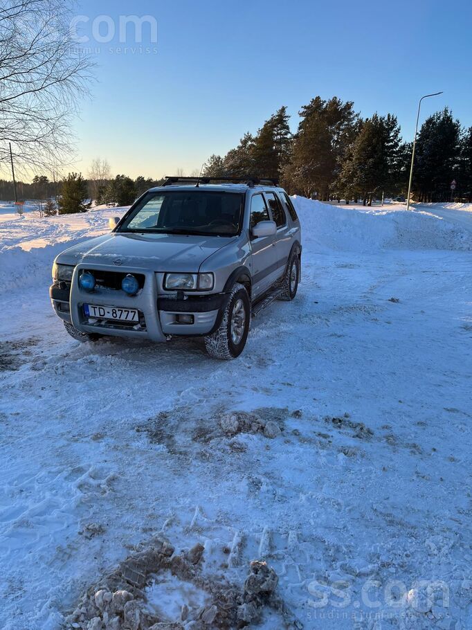 Opel Automašīna labā tehniskā stāvoklī. Uz tehnisko aps
