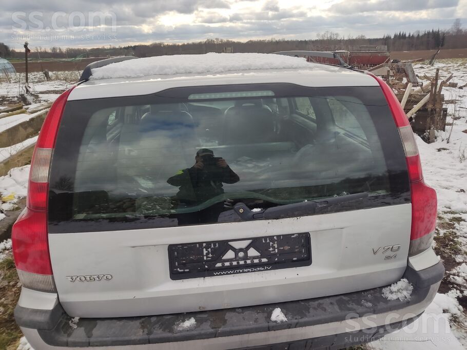 Volvo Labdien tirgoņu Volvo detaļām visu veselu atrodas 