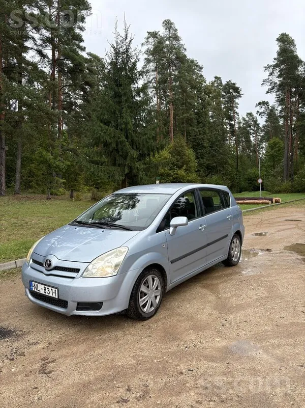 Toyota Corolla Verso - 1