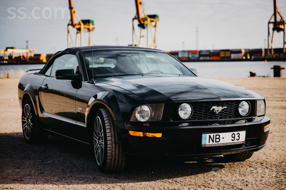 Ziema ir beigusies. Laiks nolaist jumtu un sagaidīt vasaru uz ceļa. Un to vi