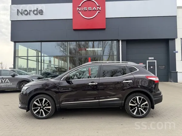 Nissan Qashqai - 1