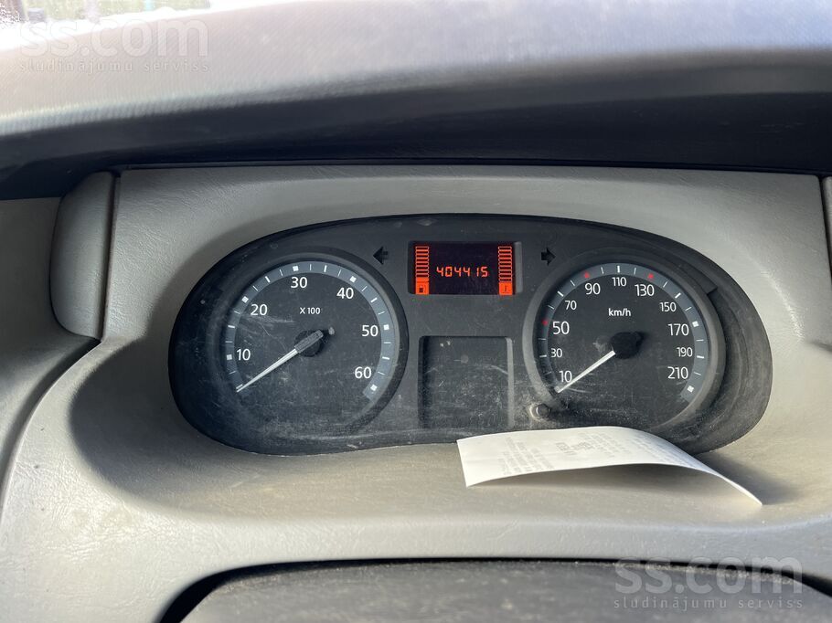 Opel Normāls Vivaro ar 1.9 motoru (čipsots, iet labāk p