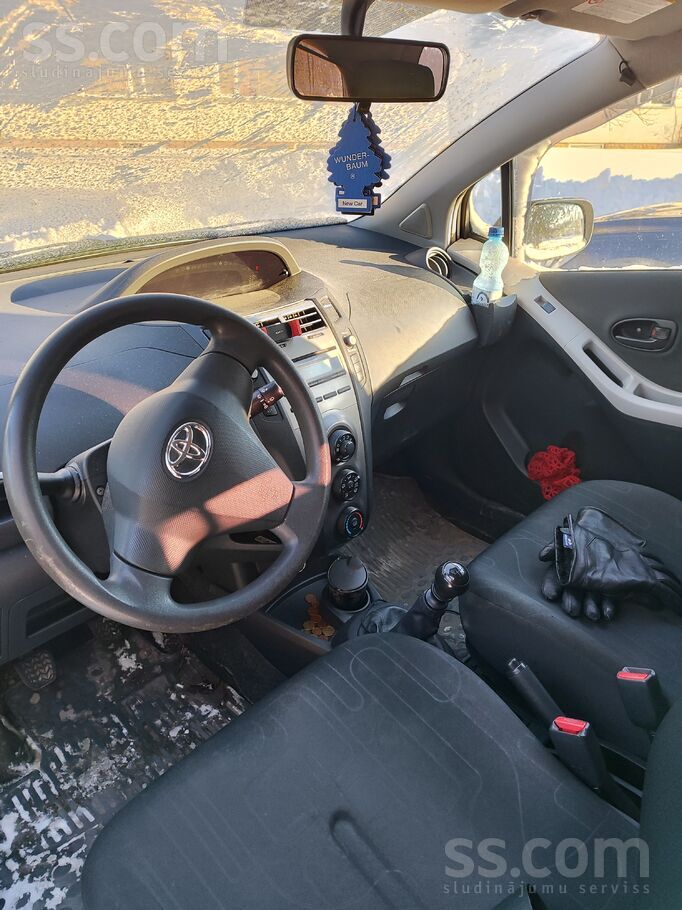 Toyota 2009 gada, Benzīns 1.3 , patēriņš apmēram 5/100km,