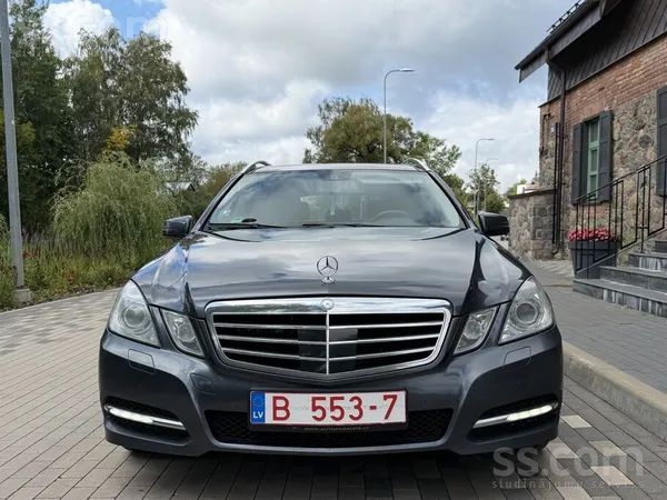 Mercedes Mercedes-Benz E350D 4matic pilnpiedziņa, 3, 0D, 19