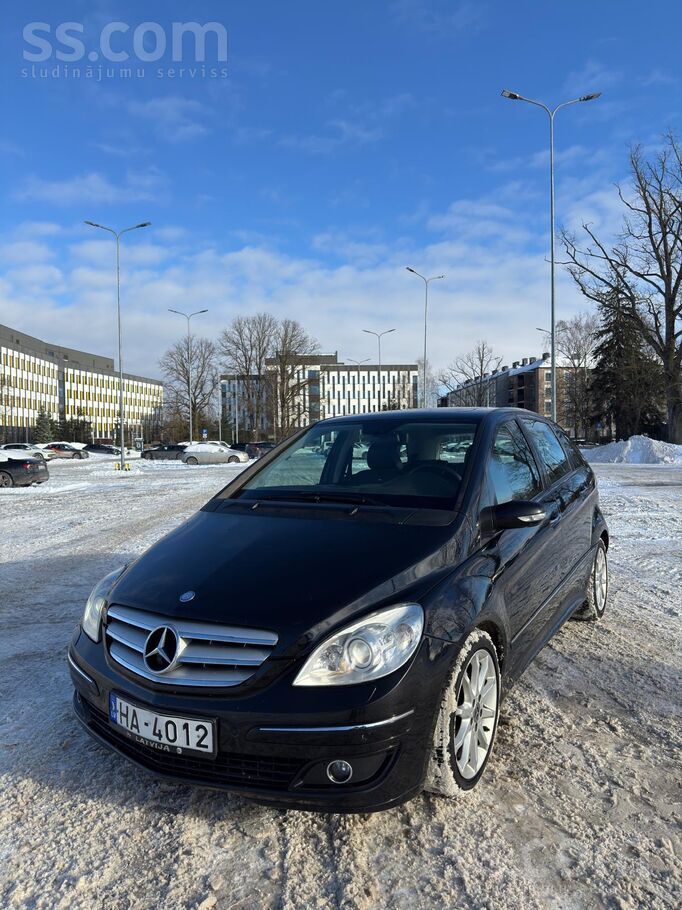 Pilnākā komplektācija, 178 000 km
Ekskluzīvs Designo modelis ļoti labā te