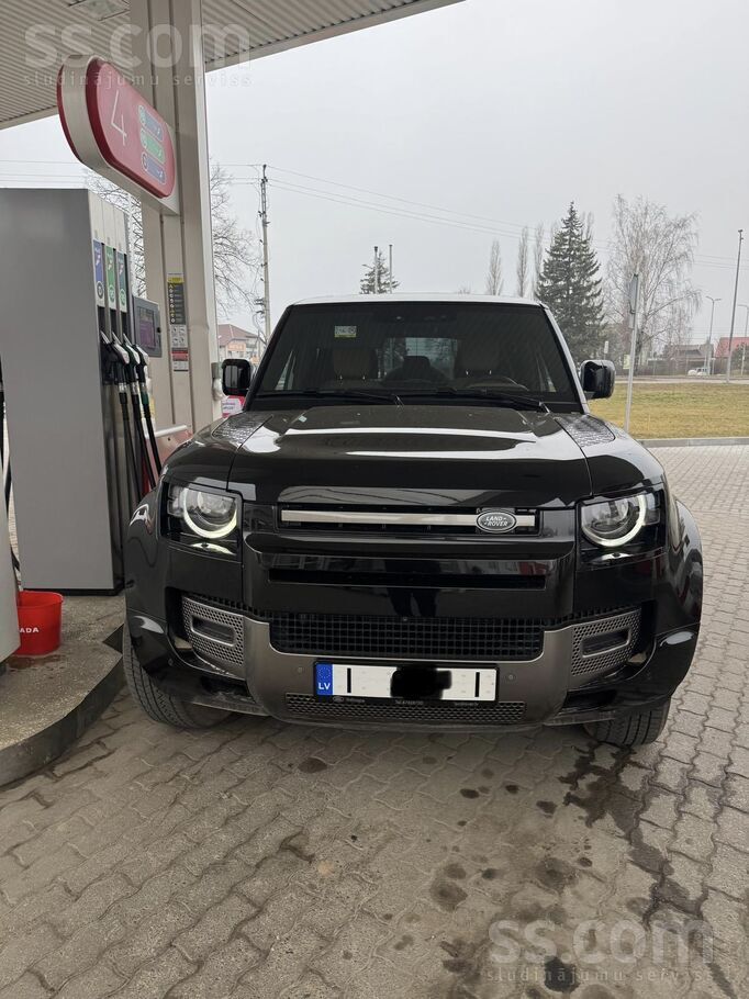 Defender 110 D250 Mhev X-Dynamic SE idīālā stavokļi.
Pilns mašīnās aprakst