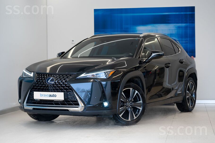 Lexus UX 250H
2 zonu klimata kontrole / Adaptīvā Kruīza kontrole / Parkoš