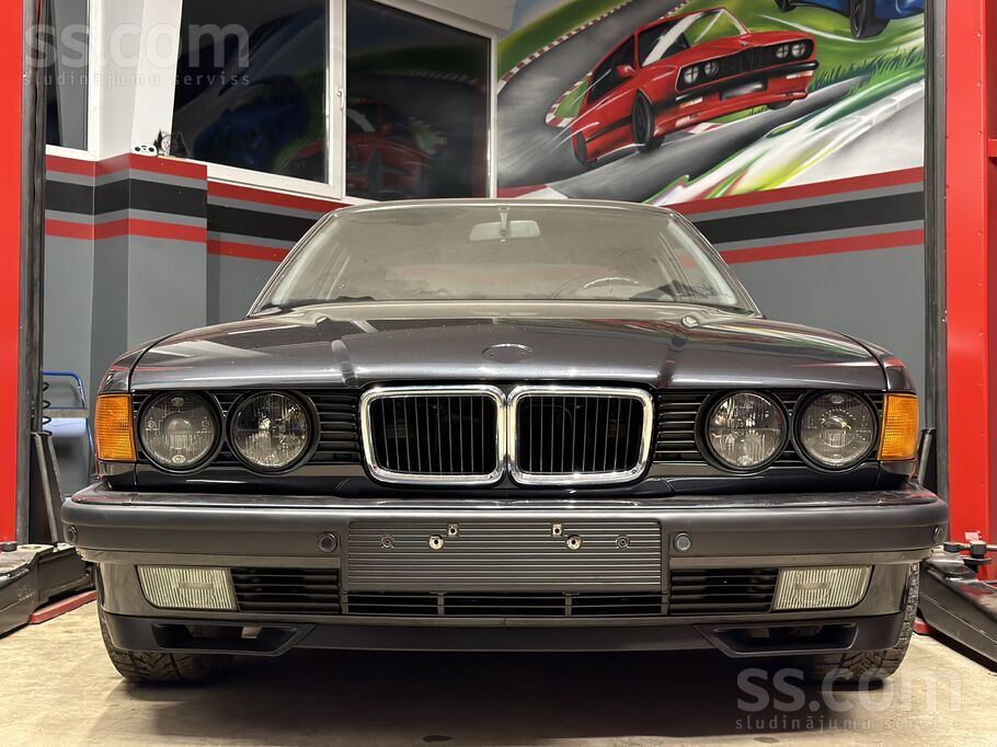 BMW Pārdodu tikko tehniski restaurētu BMW e32 730v8.
