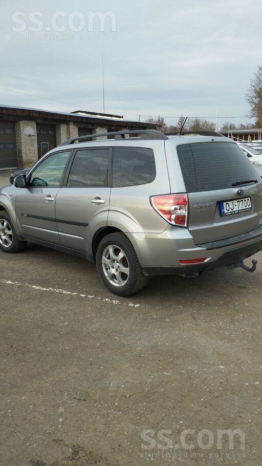 Auto ir ideālā stavoklī, gan tehniski, gan vizuāli. Rūsa nav ne viena punkti