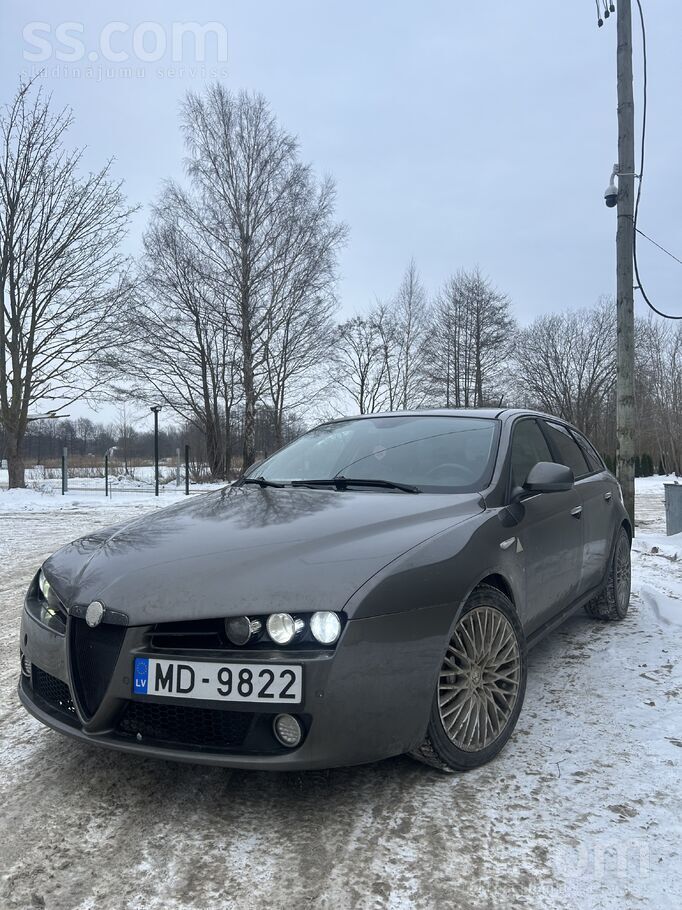 Alfa-romeo Pārdodu 159 Q4 ar 4x4 un jaudigu 2, 4 154kw motoru