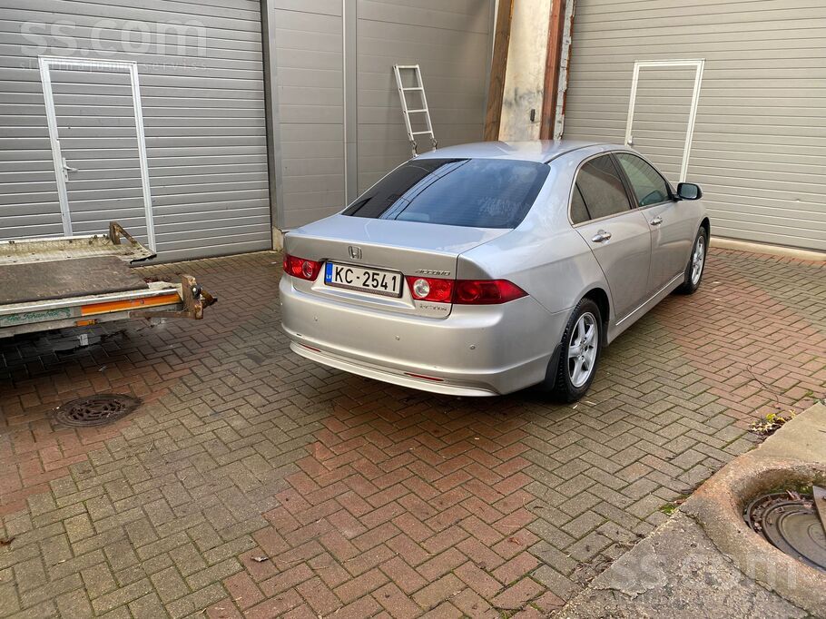 Honda Tiek pārdots auto tehniski labā stāvoklī. Pagājušo