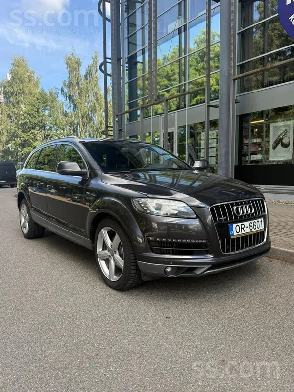 Audi Q7 - 1