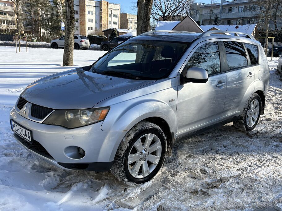 Tikko izieta jauna TA līdz 2027.gadam. 4x4, 2.4 benzīns. Pieejama detalizēta