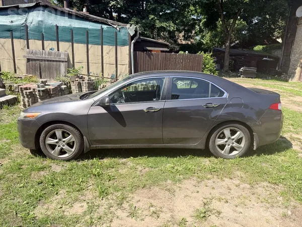 Pārdodu 2010. gada Honda Accord ar jaudīgo un uzticamo 2.4 benzīna dzinēju u