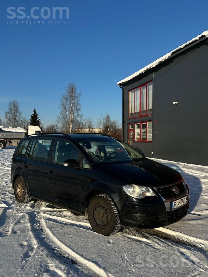 Volkswagen Pārdodu 5 vietīgu WV Touran. Benzīns-gāze ļauj iet